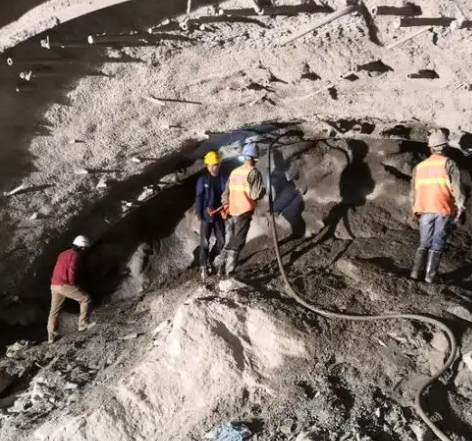 昌都拱顶带模注浆料的施工流程及注意事项